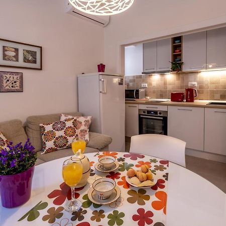 מאקרסקה Two-Bedroom Apartment In The Centre מראה חיצוני תמונה