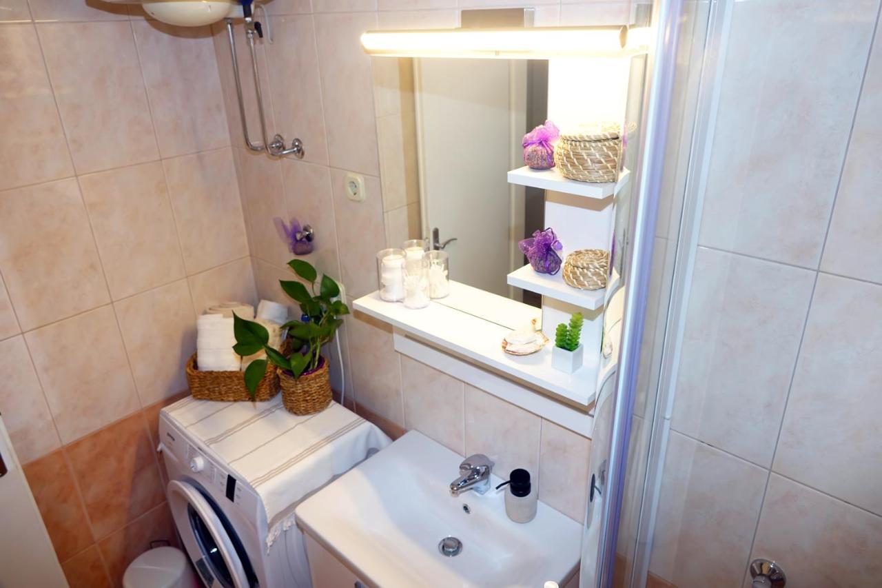 מאקרסקה Two-Bedroom Apartment In The Centre מראה חיצוני תמונה