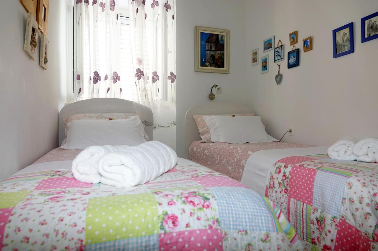 מאקרסקה Two-Bedroom Apartment In The Centre מראה חיצוני תמונה