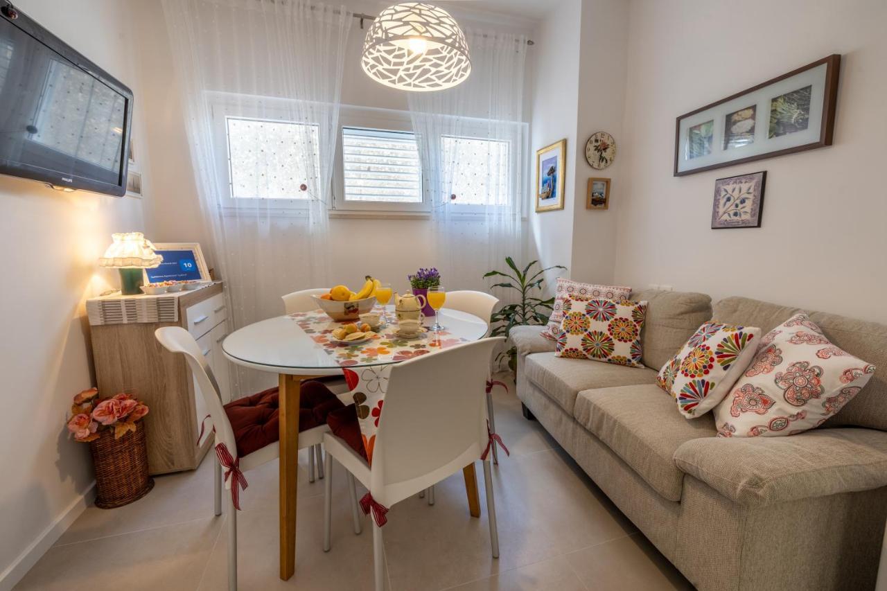 מאקרסקה Two-Bedroom Apartment In The Centre מראה חיצוני תמונה