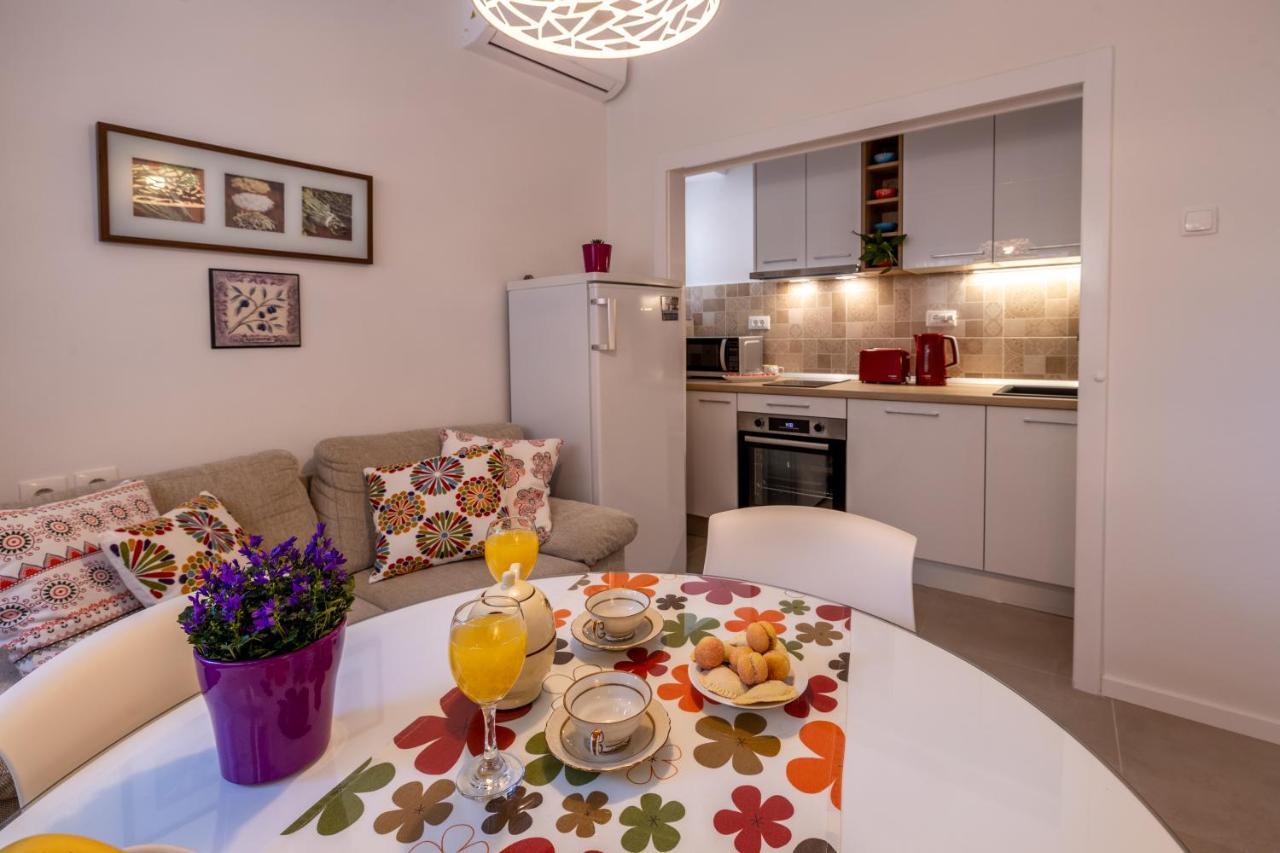 מאקרסקה Two-Bedroom Apartment In The Centre מראה חיצוני תמונה